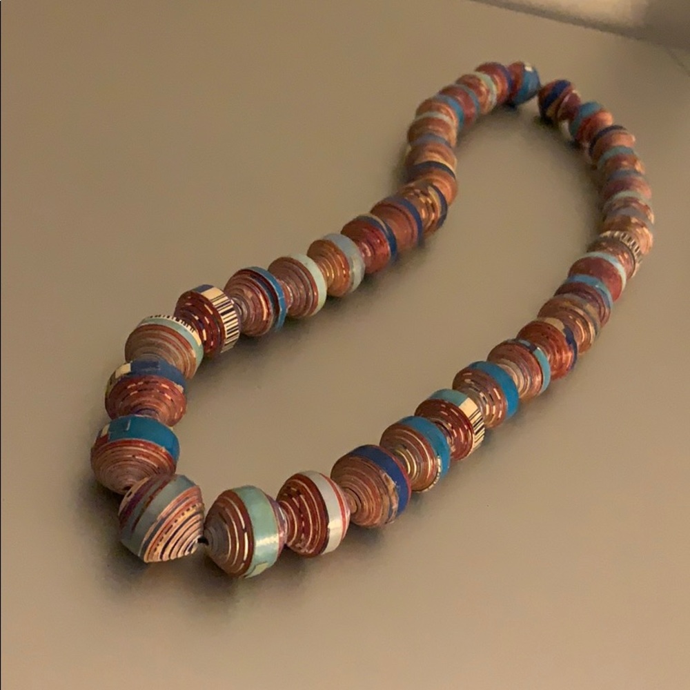 Lightweight beaded chunky necklace